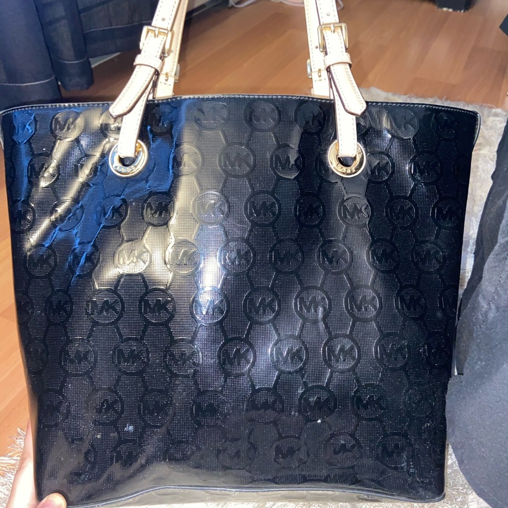 Mk Bag. Barely Used. Good Condition. - image 1